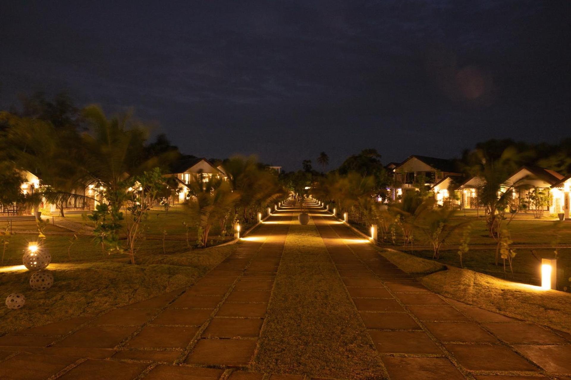 Uppuveli Beach By Dsk Trincomalee Extérieur photo